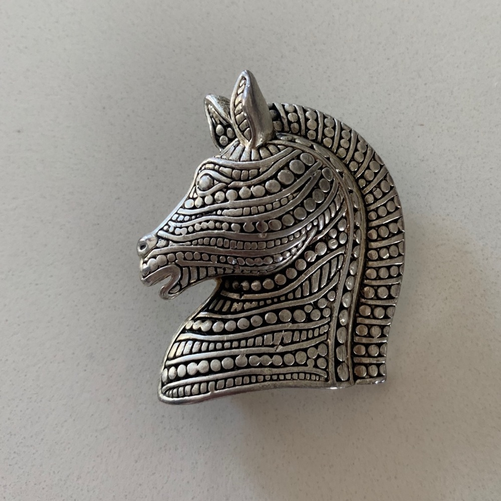 Detailed Horse Brooch 🐴